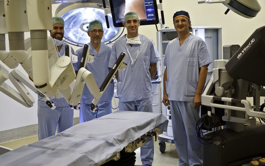 La sanidad privada analiza los beneficios de la cirugía robótica y mínimamente invasiva para los pacientes en la hospitalización y las secuelas a largo plazo
